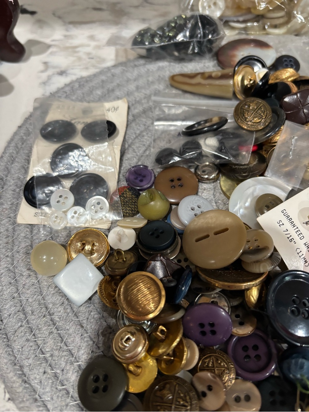 Mixed Assorted Buttons Lot - Multicolor - Picture 2 of 9